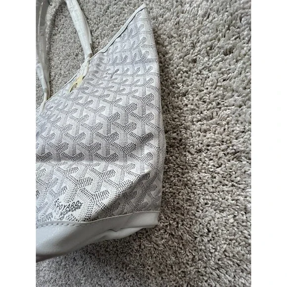 Goyard Saint Louis Tote Bag in White Goyardine Canvas - Picture 4 of 12